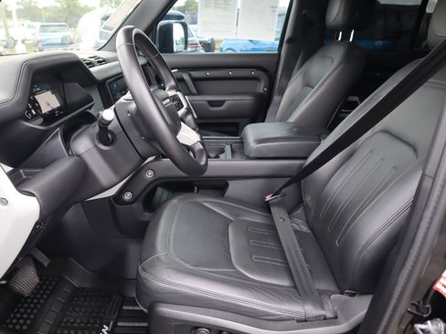 Used 2020 Land Rover Defender 110 HSE image 15