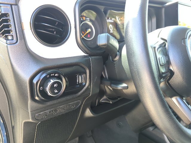 Certified 2025 Jeep Gladiator Sport AWD/4WD image 14