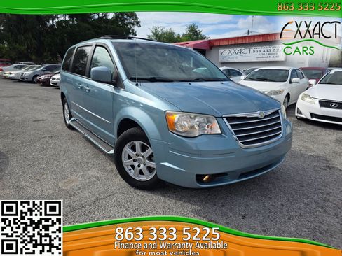 Used 2010 Chrysler Town & Country Touring FWD image 1