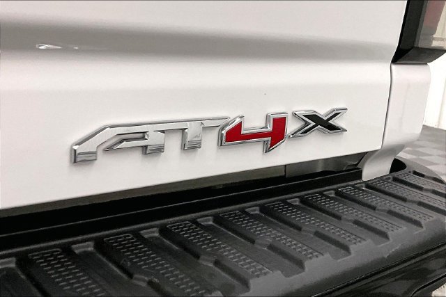 Used 2025 GMC Sierra 2500 AT4X AWD/4WD image 9