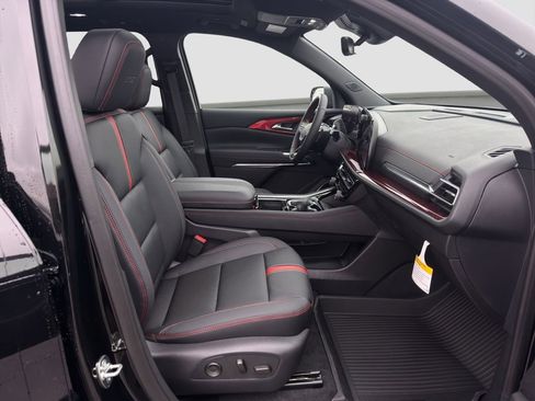 New 2026 Chevrolet Traverse RS w/ LPO, Floor Liner Package FWD image 18