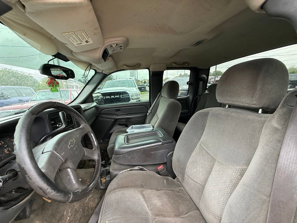 Used 2004 Chevrolet Silverado 1500 4x4 Extended Cab w/ Light Duty Power Package image 13