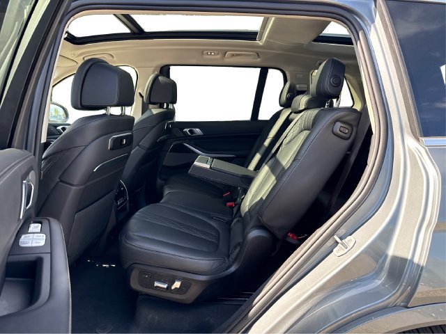 Used 2026 BMW X7 xDrive40i AWD/4WD image 11