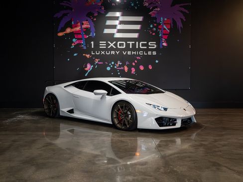 Used 2019 Lamborghini Huracan LP 580-2 RWD image 3