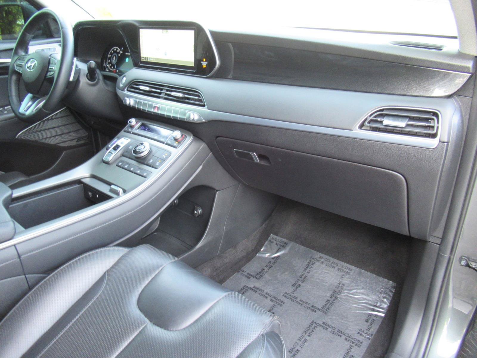 Used 2022 Hyundai Palisade Limited FWD image 12