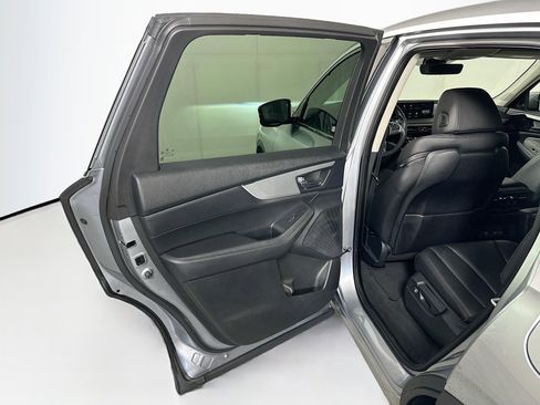 Used 2024 Acura MDX SH-AWD image 25