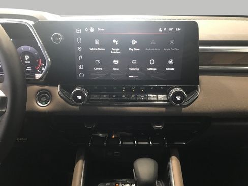 Certified 2024 GMC Canyon Denali image 7