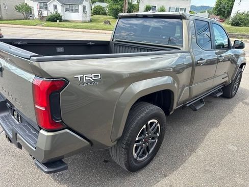 Used 2024 Toyota Tacoma TRD Sport AWD/4WD image 6