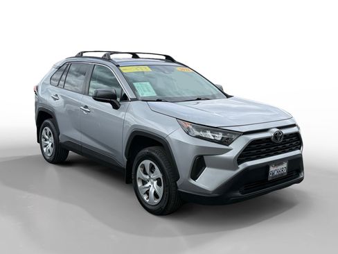 Used 2021 Toyota RAV4 LE w/ Carpet Mat Package (TMS) AWD/4WD image 7