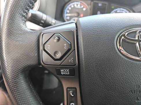 Used 2020 Toyota Tacoma TRD Off-Road image 22