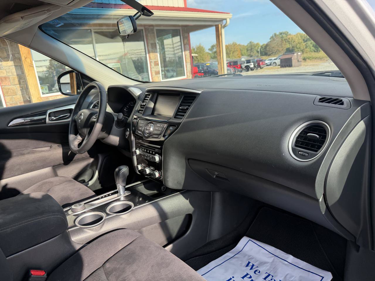 Used 2013 Nissan Pathfinder SV AWD/4WD image 26