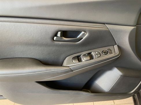 Used 2025 Nissan Sentra S image 20