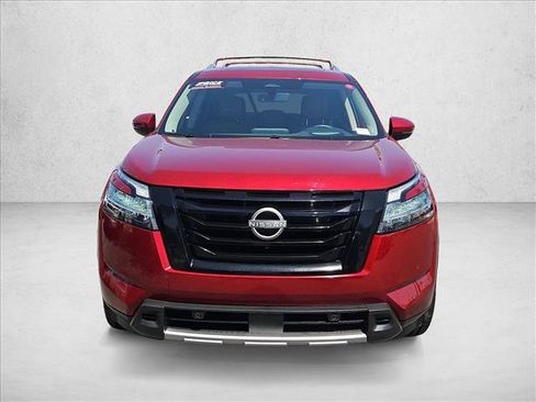 Certified 2024 Nissan Pathfinder Platinum w/ Black Appearance Package AWD/4WD image 2