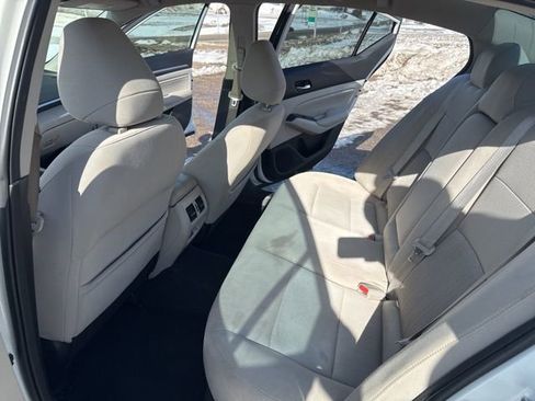 Used 2019 Nissan Altima 2.5 SV FWD image 17