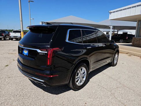 Used 2025 Cadillac XT6 Luxury FWD image 8