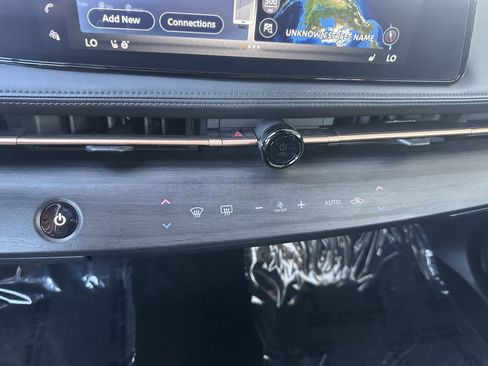 Used 2024 Nissan Ariya FWD image 24