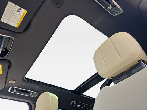 New 2026 Land Rover Range Rover SE image 31