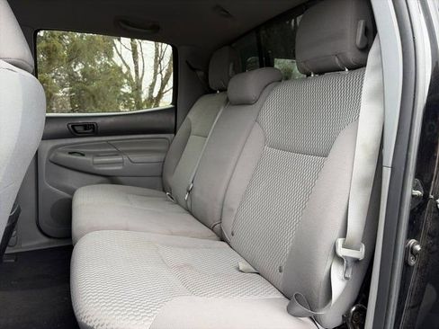 Used 2015 Toyota Tacoma PreRunner w/ SR5 Package image 11