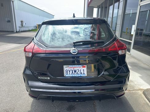 Used 2021 Nissan Kicks S FWD image 12
