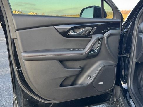 Used 2023 Chevrolet Blazer RS w/ Enhanced Convenience Package image 9