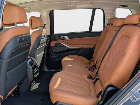 Used 2026 BMW X7 xDrive40i w/ Premium Package image 14