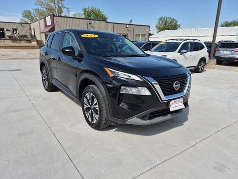Used 2023 Nissan Rogue SV AWD/4WD image 4
