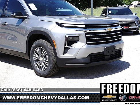 New 2026 Chevrolet Traverse LT w/ LPO, Floor Liner Package FWD image 41