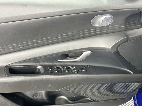 Used 2024 Hyundai Elantra SEL FWD image 25