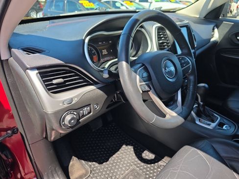 Used 2014 Jeep Cherokee Trailhawk w/ Comfort/Convenience Group AWD/4WD image 33