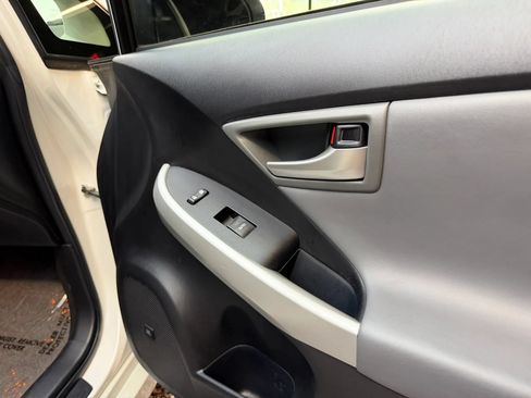 Used 2012 Toyota Prius Four FWD image 38