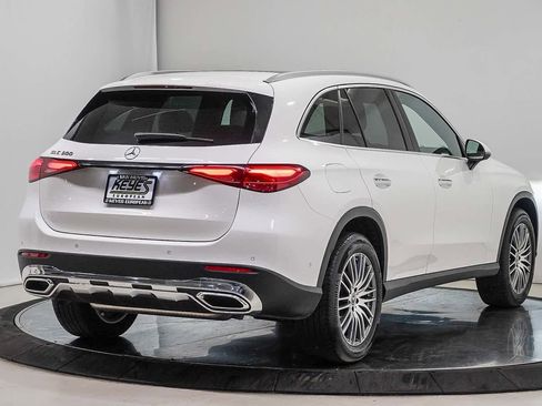 Used 2025 Mercedes-Benz GLC 300 image 4