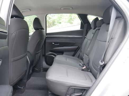 Used 2023 Hyundai Tucson SE AWD/4WD image 14