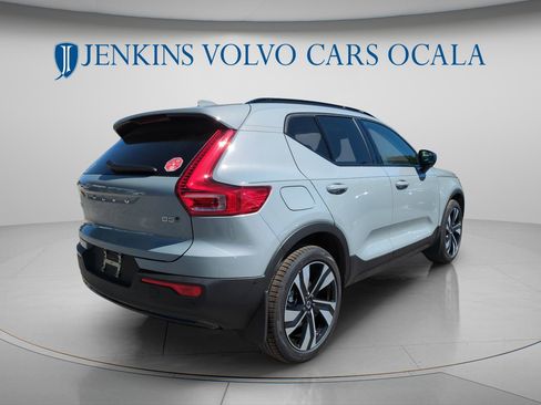 New 2026 Volvo XC40 B5 Ultra image 3