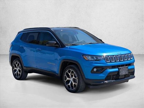 Used 2024 Jeep Compass Limited image 3