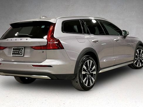 Certified 2026 Volvo V60 B5 Cross Country Ultra w/ Climate Package AWD/4WD image 6
