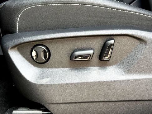 Certified 2026 Volkswagen Atlas SE FWD image 16