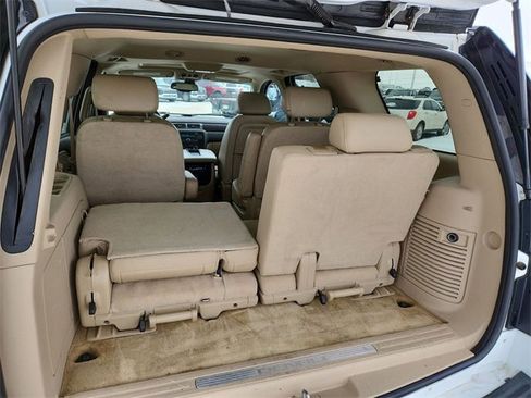 Used 2007 GMC Yukon Denali image 24
