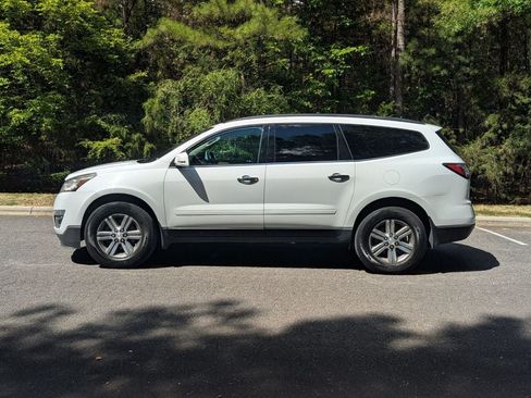 Used 2017 Chevrolet Traverse LT AWD/4WD image 5