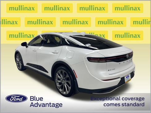 Used 2025 Toyota Crown Limited image 10