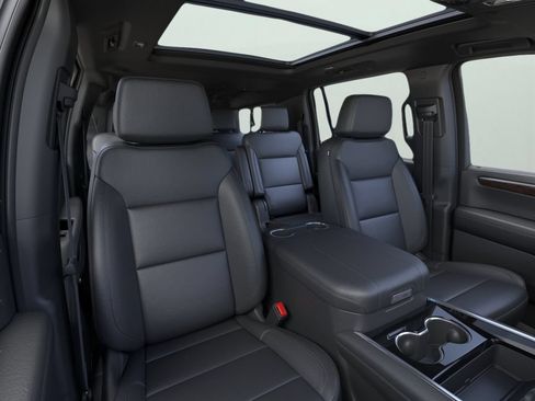 New 2026 Chevrolet Suburban Z71 w/ Comfort Package AWD/4WD image 10
