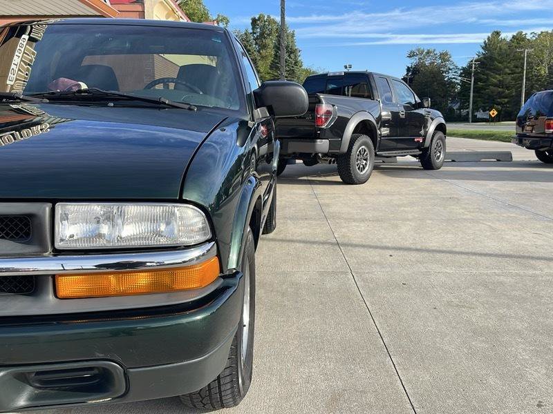 Used 2001 Chevrolet S10 Pickup LS w/ Preferred Equipment Group RWD image 4