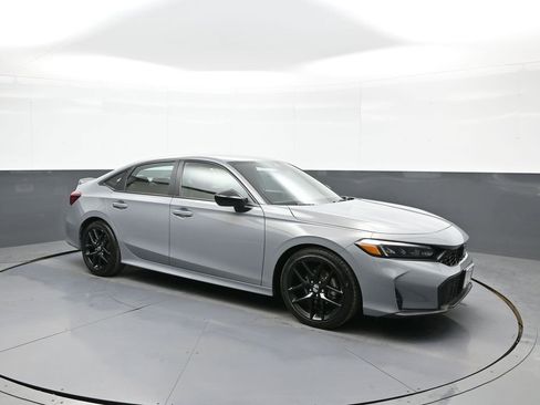 Used 2025 Honda Civic Sport image 4