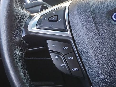 Used 2018 Ford Edge Titanium image 9