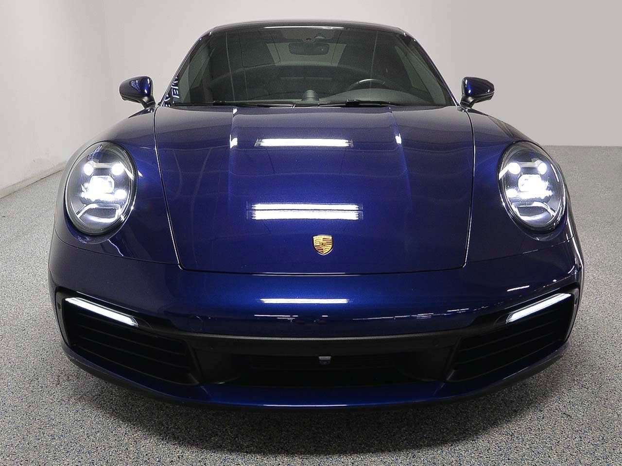 Used 2020 Porsche 911 Carrera RWD image 2