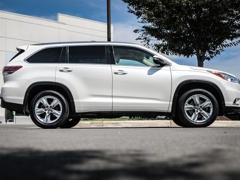 Used 2016 Toyota Highlander Limited FWD image 12