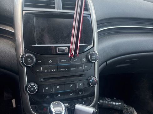 Used 2014 Chevrolet Malibu LT w/ Power Convenience Package FWD image 9