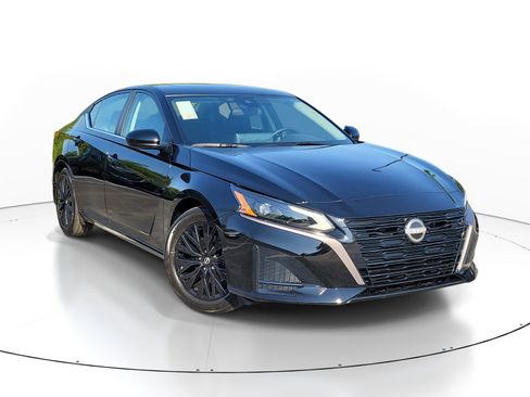 New 2026 Nissan Altima 2.5 SV FWD image 1