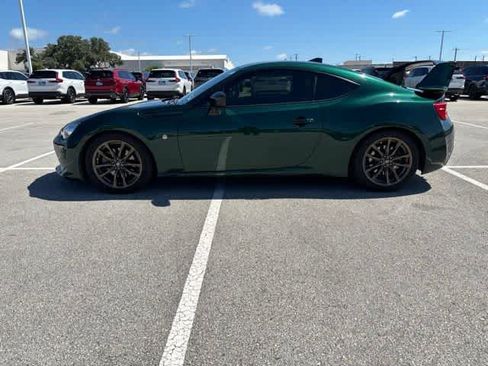 Used 2020 Toyota 86 RWD image 2