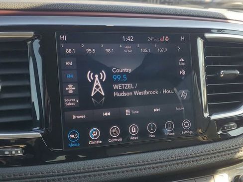 Used 2019 Chrysler Pacifica Limited w/ Tire & Wheel Group image 21