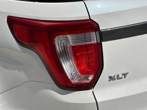 Used 2019 Ford Explorer XLT w/ Equipment Group 202A FWD image 30